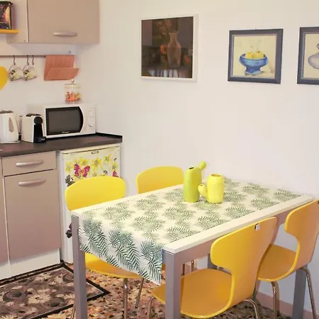 Salute Apartment